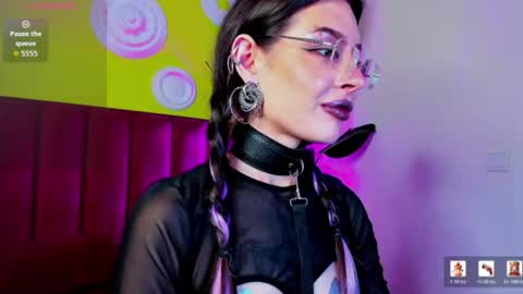 Ivy online show from August 7, 4:01 am