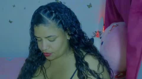 ivydesouza online show from August 9, 5:19 am