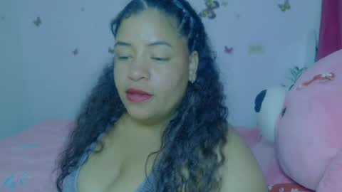 ivydesouza online show from August 17, 3:33 am
