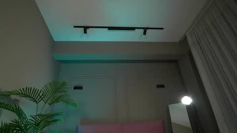 Sofa online show from August 8, 8:42 pm