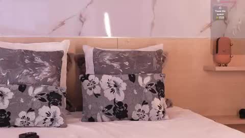 ivyellis online show from August 13, 6:55 pm