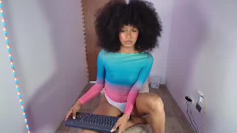 ivylusst online show from August 1, 9:10 pm