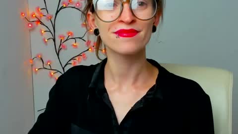 Ivy online show from September 1, 1:01 pm