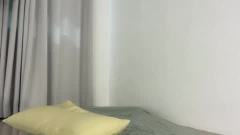 ivysnows online show from August 15, 5:44 am