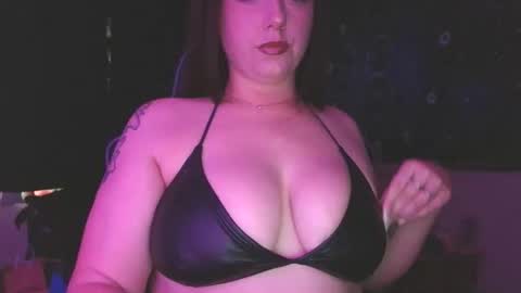 Amiee online show from June 7, 1:10 am