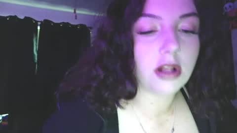 Amiee online show from June 14, 7:55 pm