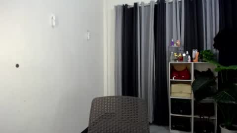 iwillcum4u_ online show from August 14, 7:01 am