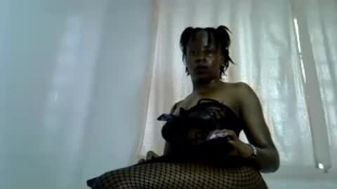 iynika online show from July 26, 7:24 am