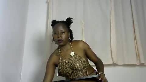 iynika online show from August 7, 12:43 am