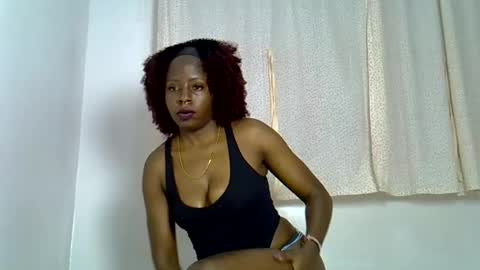 iynika online show from August 15, 3:43 am
