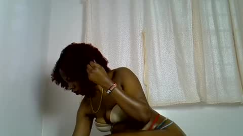 iynika online show from August 15, 1:37 pm