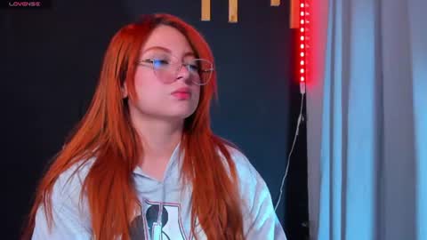 hot izys online show from July 25, 8:40 am