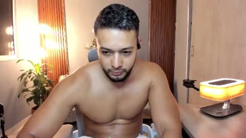 Calix  Independient model Insta and twt Calixsnake online show from July 24, 1:19 am