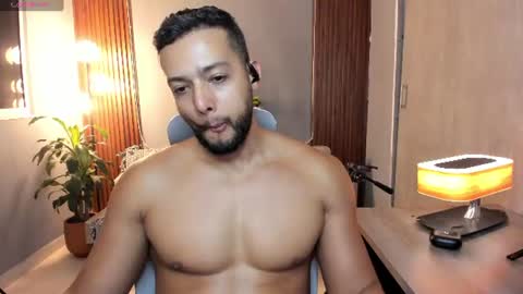 Calix  Independient model Insta and twt Calixsnake online show from July 25, 12:47 am