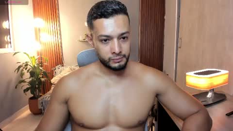 Calix  Independient model Insta and twt Calixsnake online show from July 25, 1:53 am
