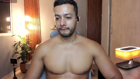 Calix  Independient model Insta and twt Calixsnake online show from July 28, 12:05 am