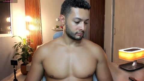 Calix  Independient model Insta and twt Calixsnake online show from July 28, 1:11 am