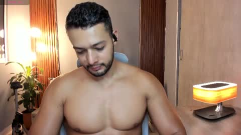 Calix  Independient model Insta and twt Calixsnake online show from July 28, 7:42 pm