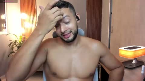 Calix  Independient model Insta and twt Calixsnake online show from August 6, 10:42 pm