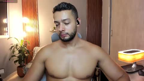 Calix  Independient model Insta and twt Calixsnake online show from August 9, 1:50 am