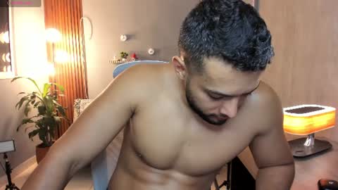Calix  Independient model Insta and twt Calixsnake online show from August 11, 12:23 am