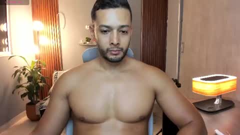 Calix  Independient model Insta and twt Calixsnake online show from August 13, 1:41 am