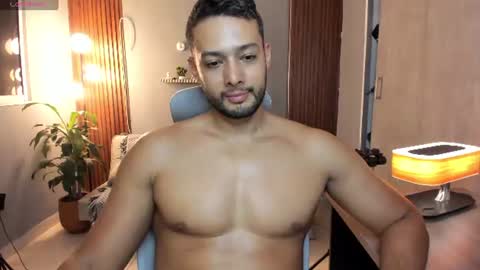Calix  Independient model Insta and twt Calixsnake online show from August 15, 1:42 am
