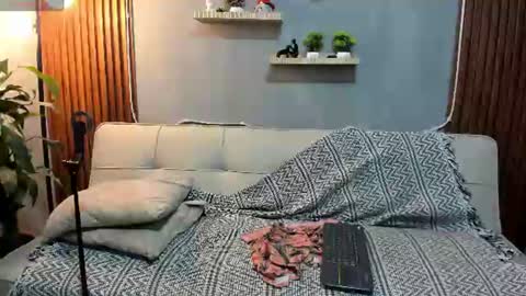 Calix  Independient model Insta and twt Calixsnake online show from August 15, 4:16 am