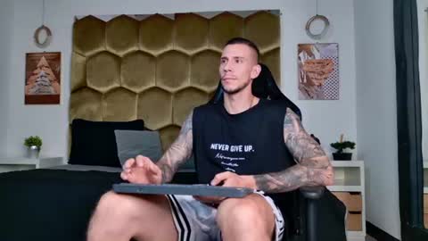 J King online show from August 8, 1:49 am