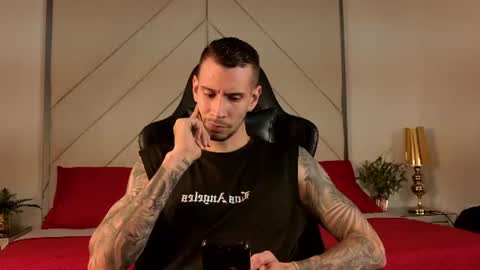 J King online show from August 17, 9:42 pm
