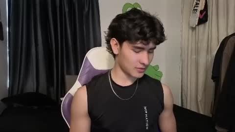 Noah  Tyler online show from July 24, 6:33 pm