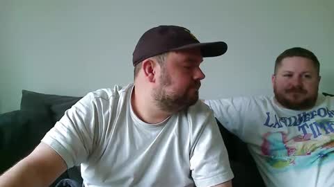 ja_couple online show from April 26, 2:57 pm