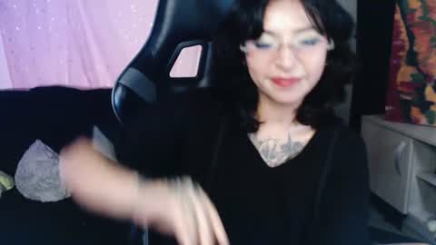 Jade online show from August 11, 6:15 am