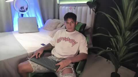 JACK CASTELL online show from August 11, 1:13 pm
