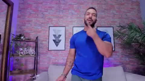 Andres   online show from August 6, 9:25 pm