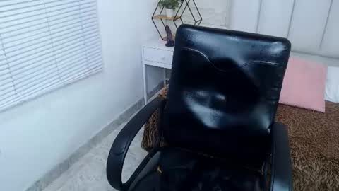 Jackie online show from August 14, 10:57 pm