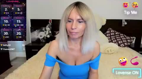 sallyevans online show from August 11, 12:18 pm