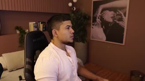 jacksonbell9 online show from August 4, 5:43 pm