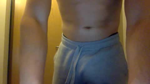 jackt092 online show from May 5, 8:32 pm