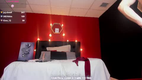 jacky_wolf1 online show from August 3, 11:34 pm