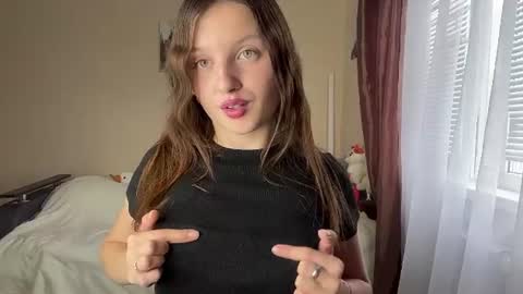 Lillian online show from August 12, 9:33 am