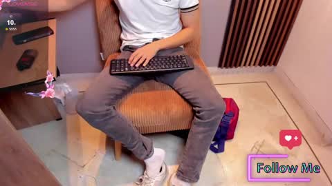 jacob_colliins online show from August 3, 9:55 pm