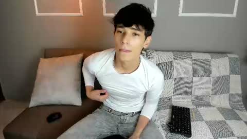 jacob_colliins online show from August 7, 9:26 pm