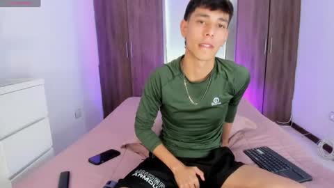 jacob_colliins online show from August 13, 9:18 pm