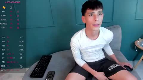 jacob_colliins online show from August 15, 7:51 pm