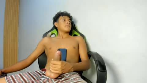 jacob_x21 online show from July 8, 9:19 pm