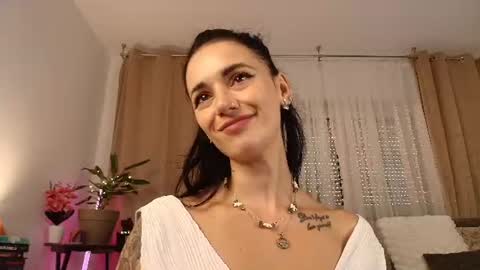 Jacqueline online show from August 12, 3:42 am