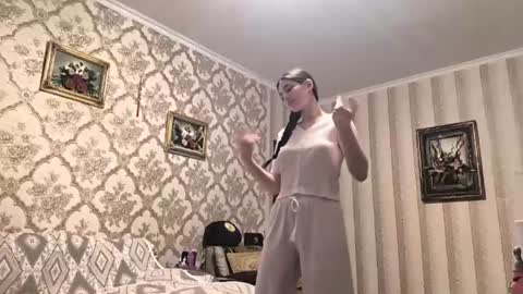 Lara online show from July 31, 2:01 pm
