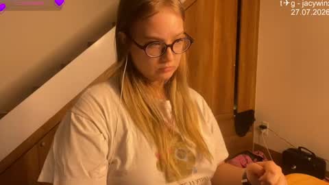 jacywinslat online show from July 27, 11:21 pm