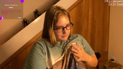 jacywinslat online show from August 1, 9:32 pm
